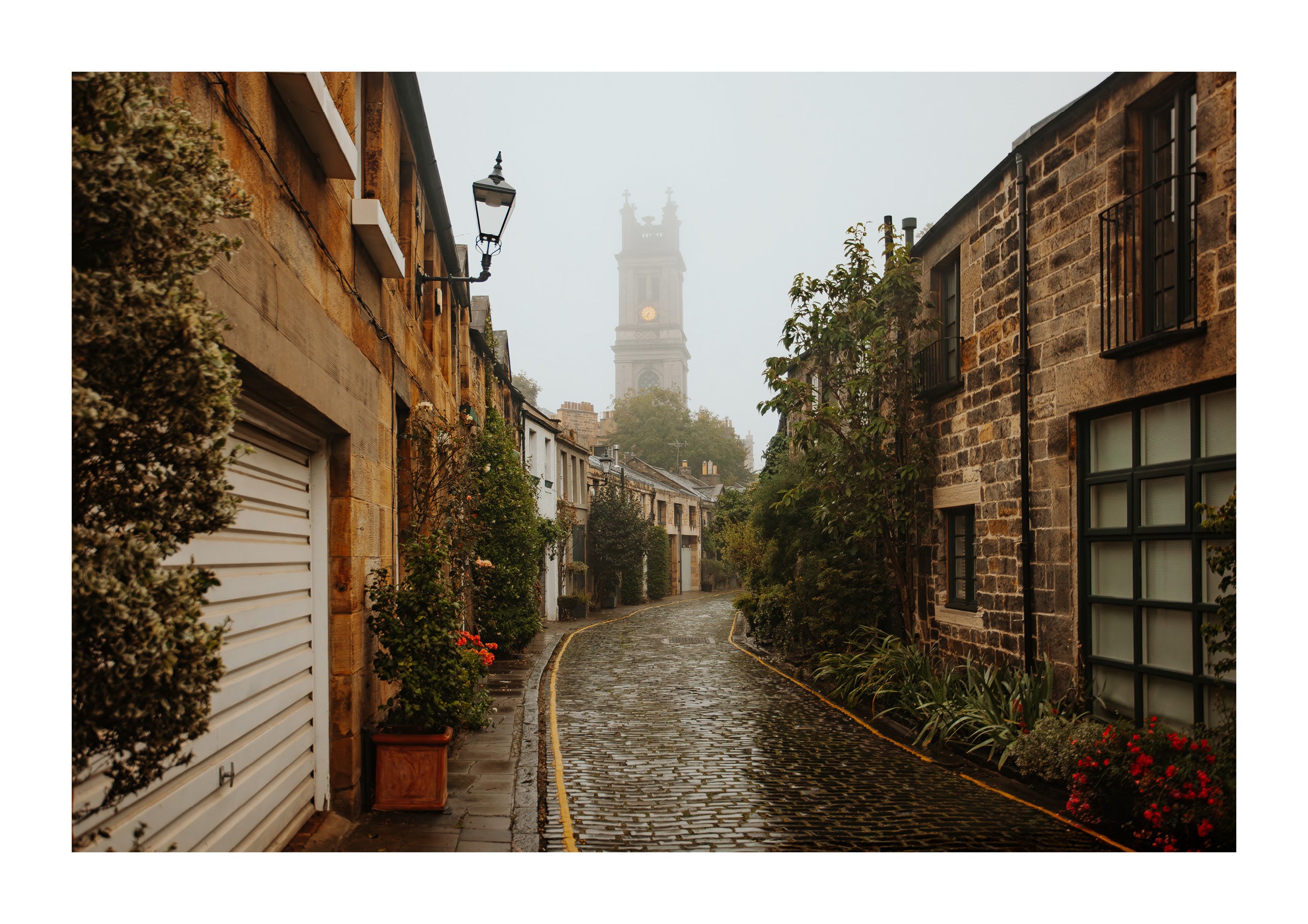 Strolling Circus Lane