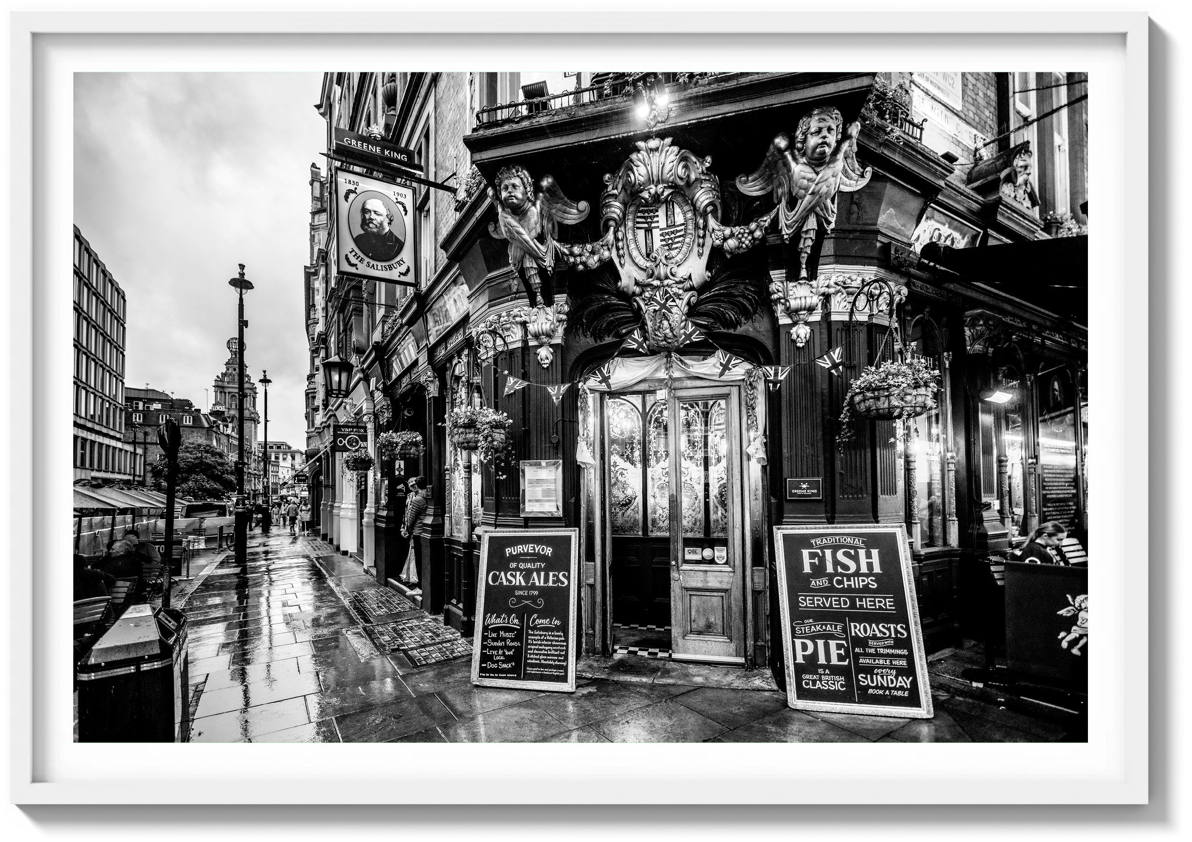 Afternoon at the Salisbury