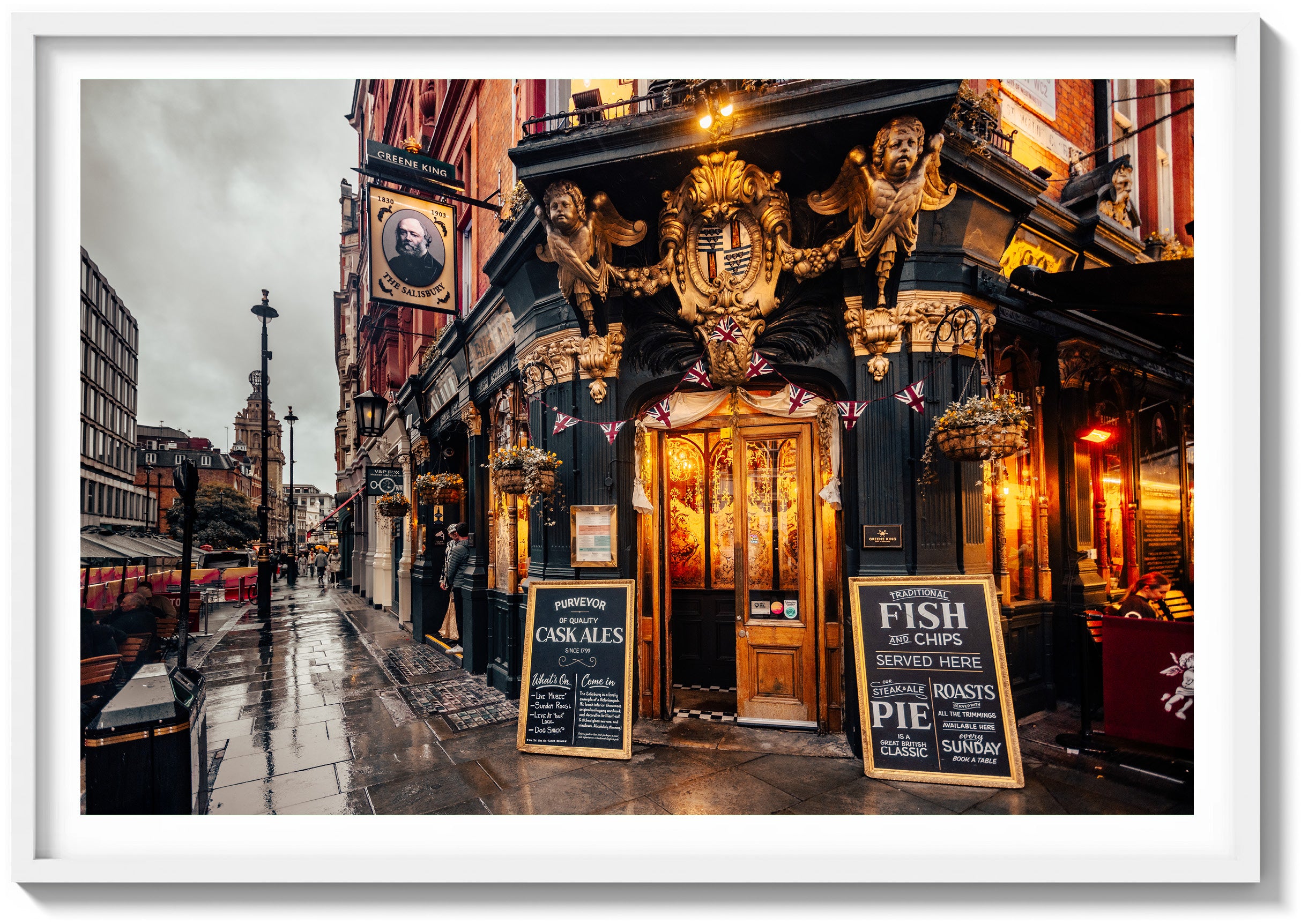 Afternoon at the Salisbury