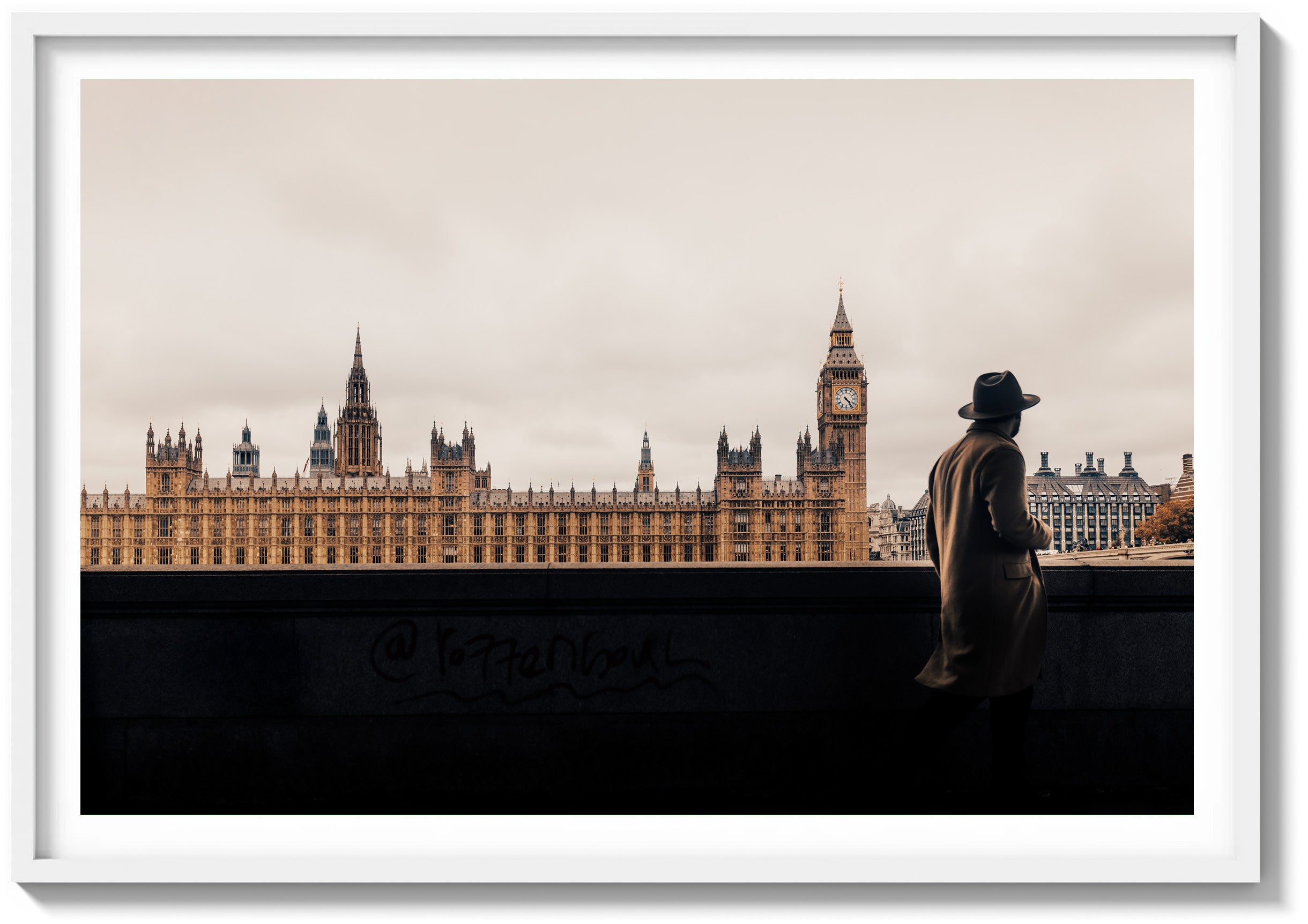 Strolling the Thames