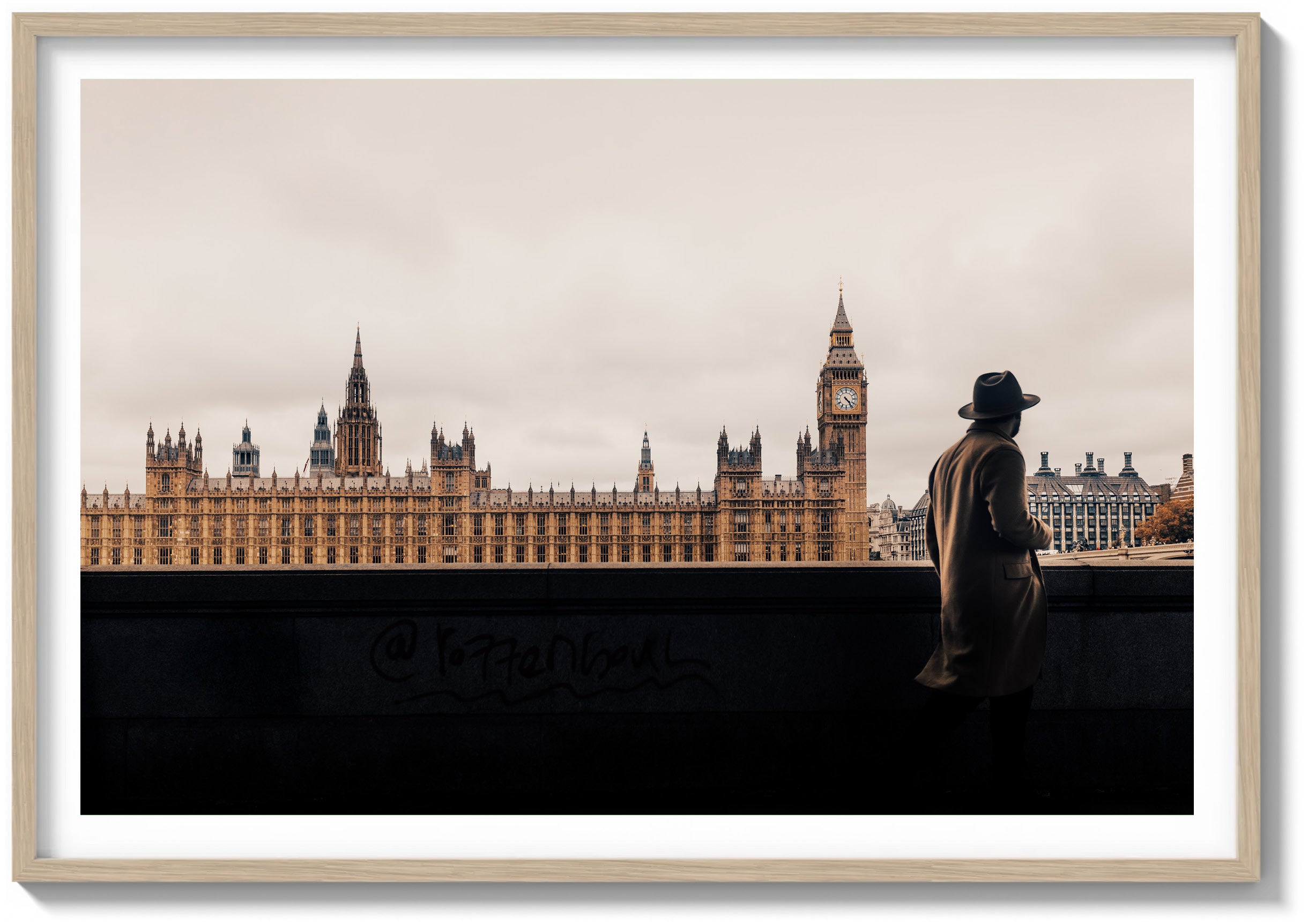 Strolling the Thames