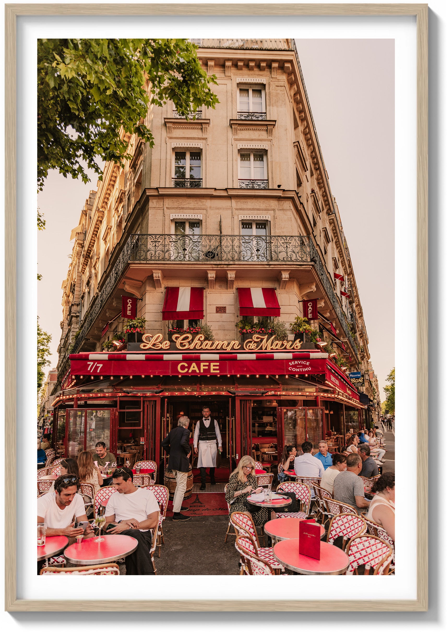 Le Champ de Mars Café