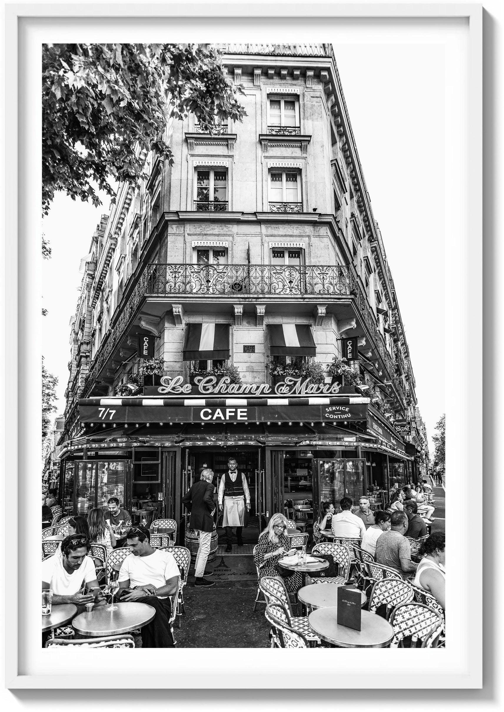 Le Champ de Mars Café