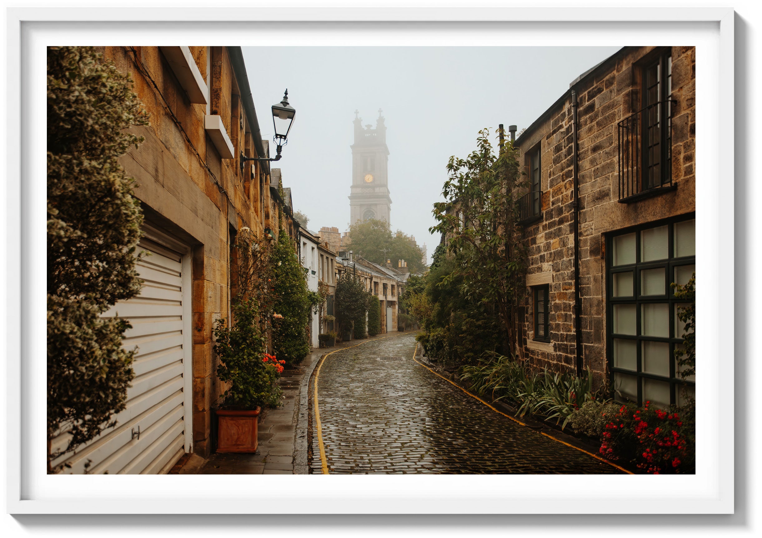 Strolling Circus Lane