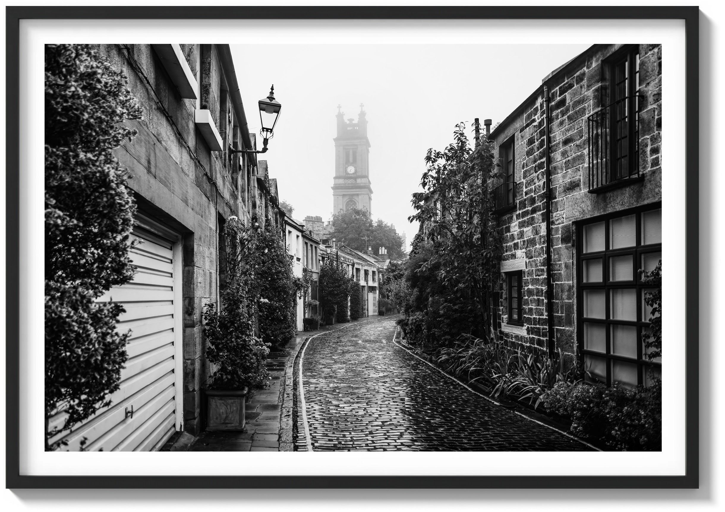 Strolling Circus Lane