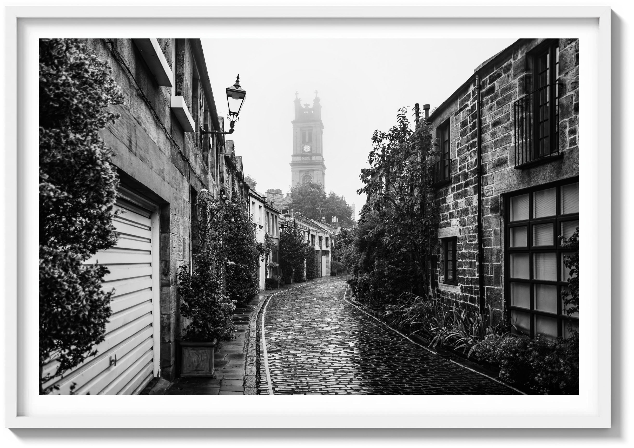 Strolling Circus Lane