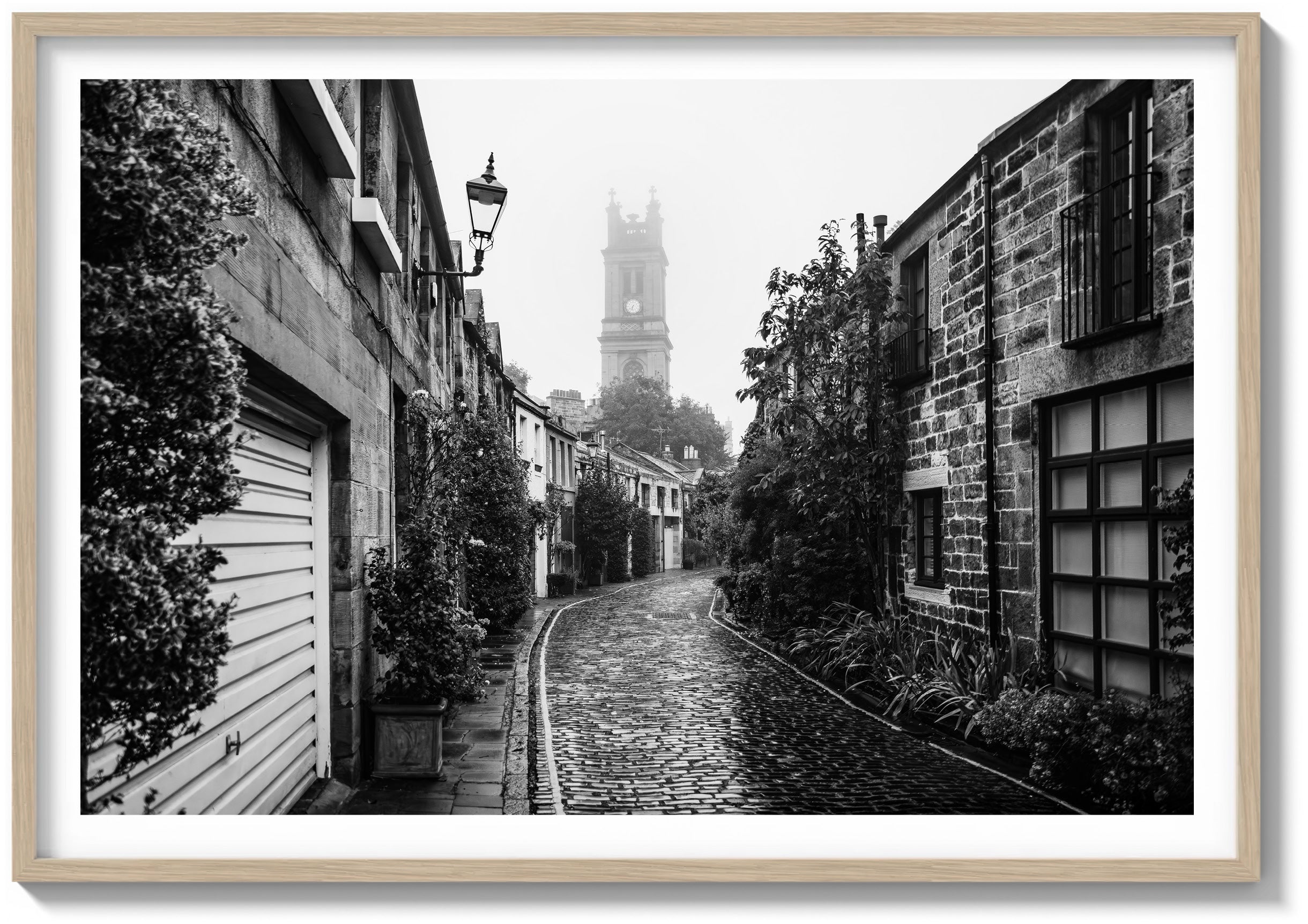 Strolling Circus Lane