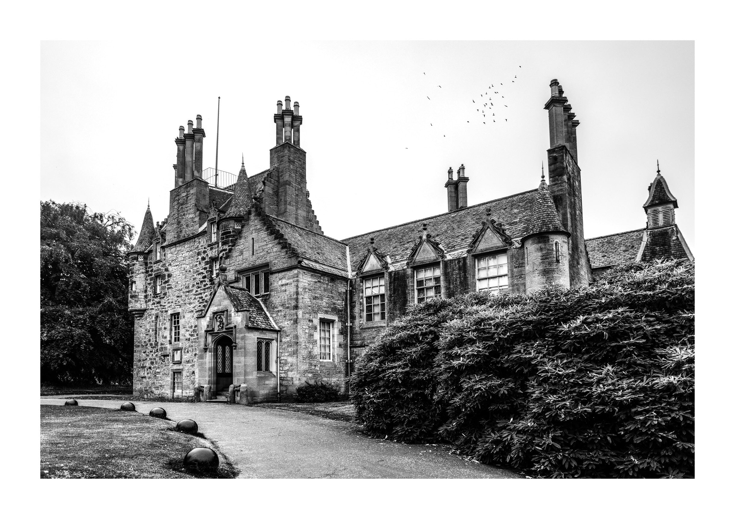 Entering Lauriston Castle