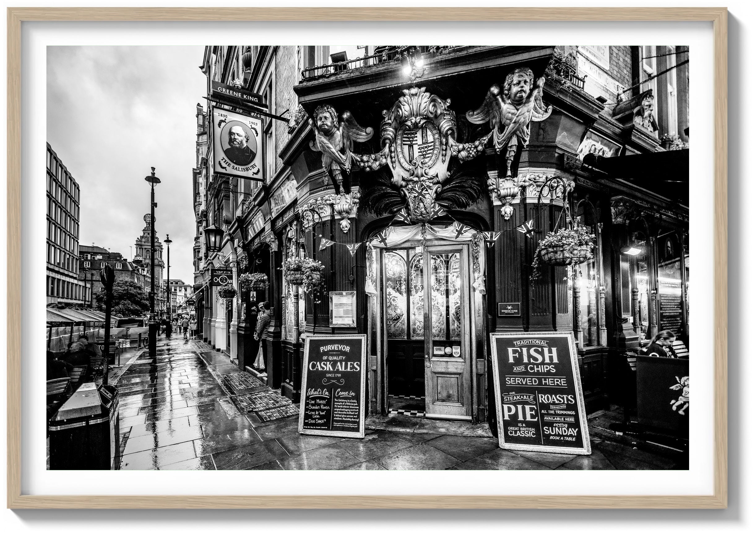 Afternoon at the Salisbury