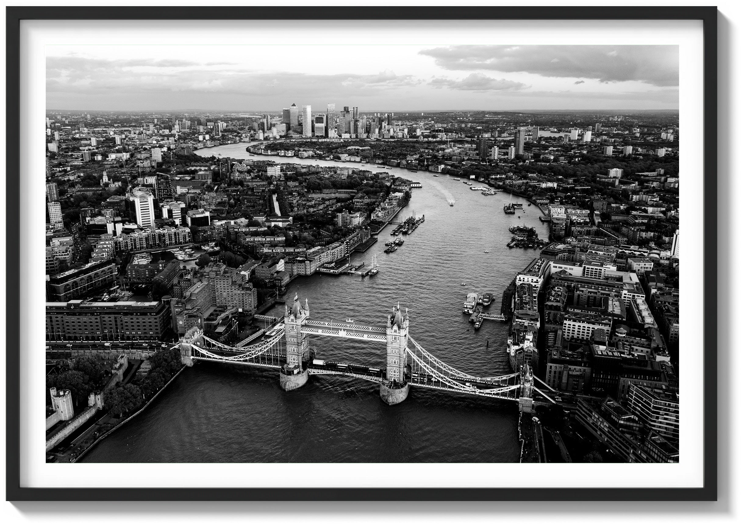 Skyview Facing Canary Wharf