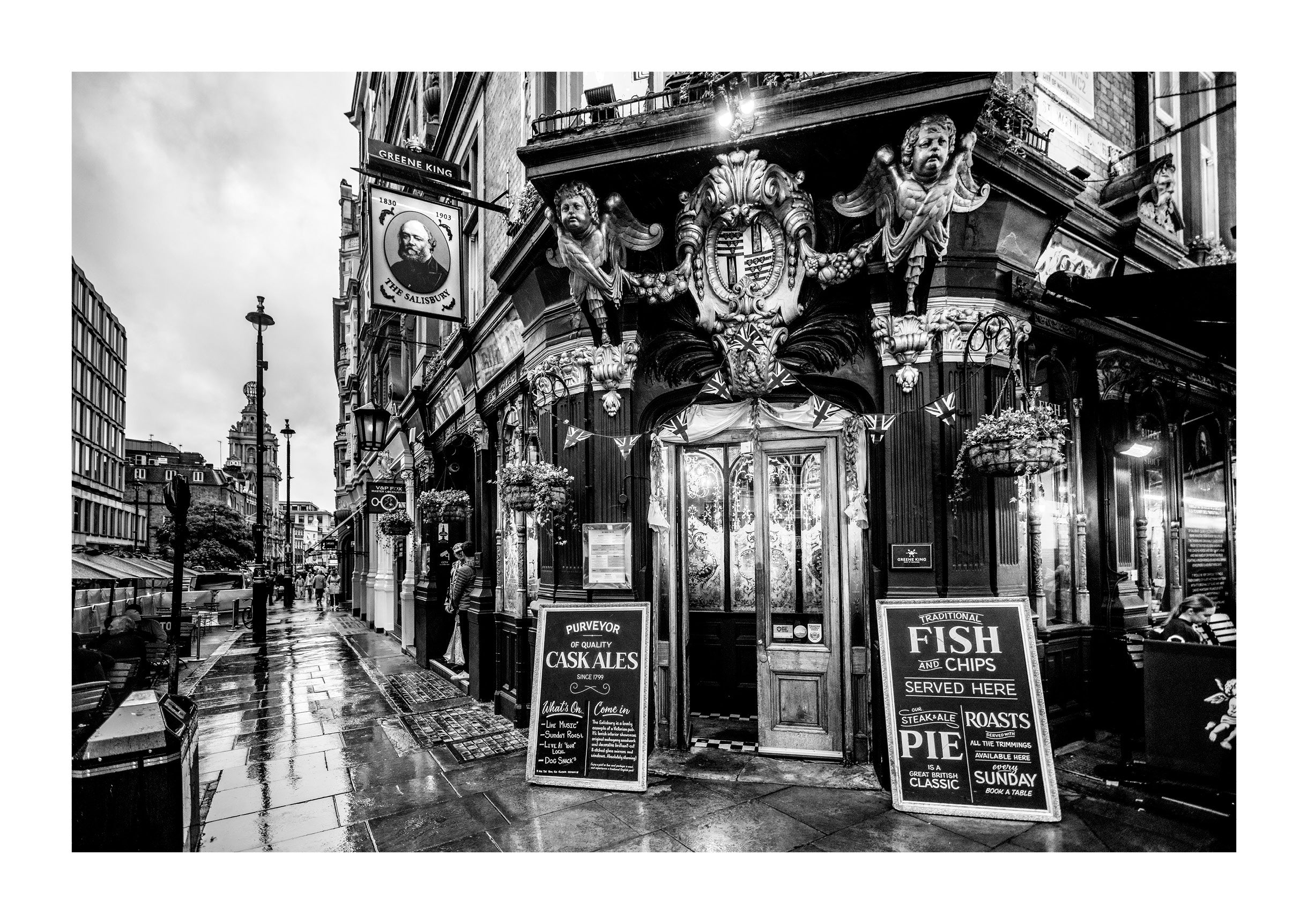 Afternoon at the Salisbury