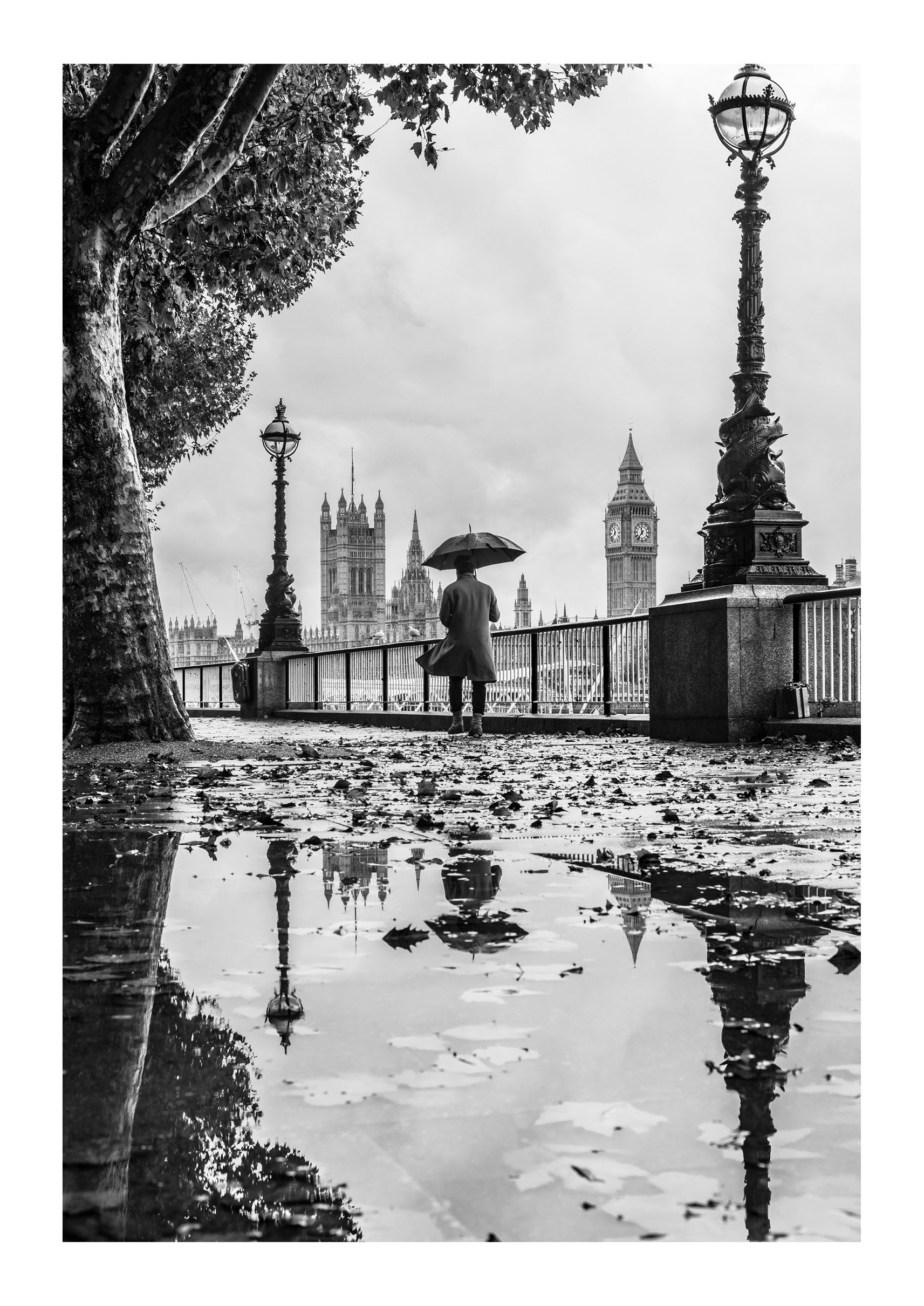 Strolling the Thames