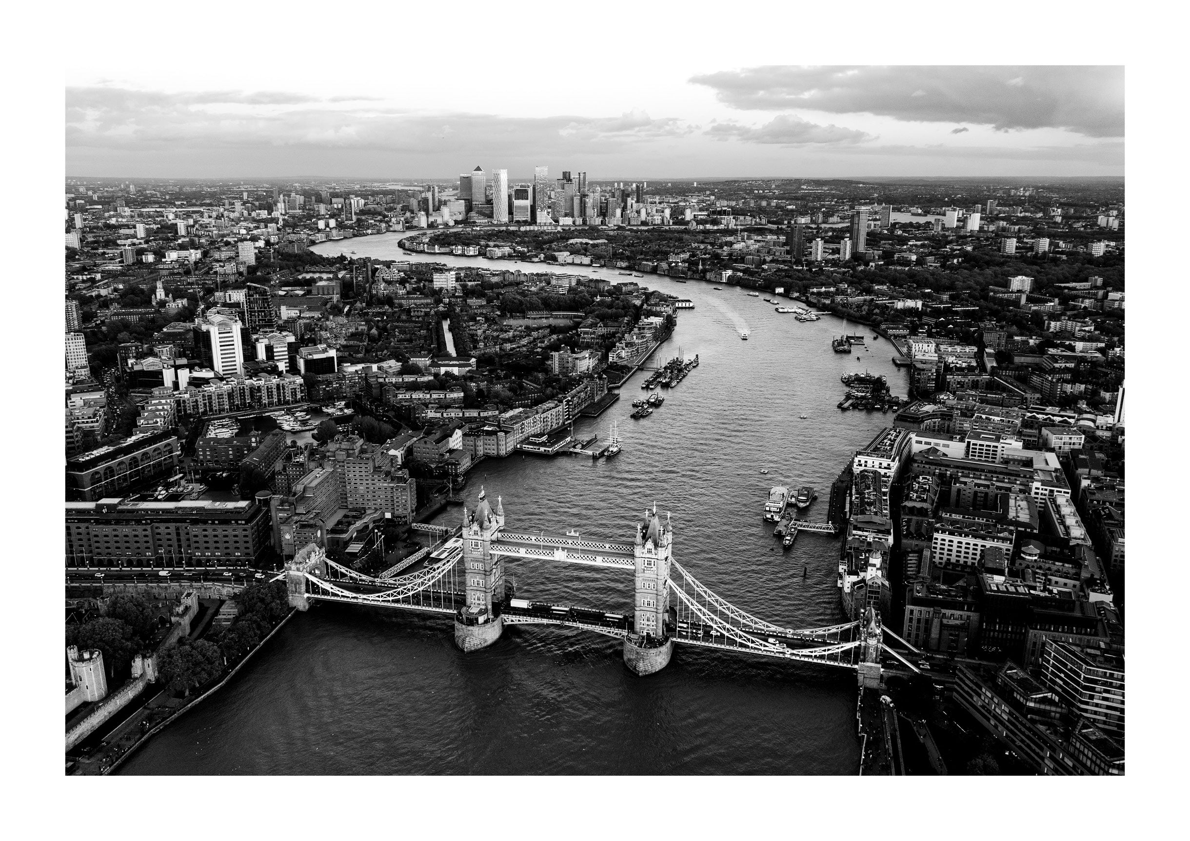 Skyview Facing Canary Wharf