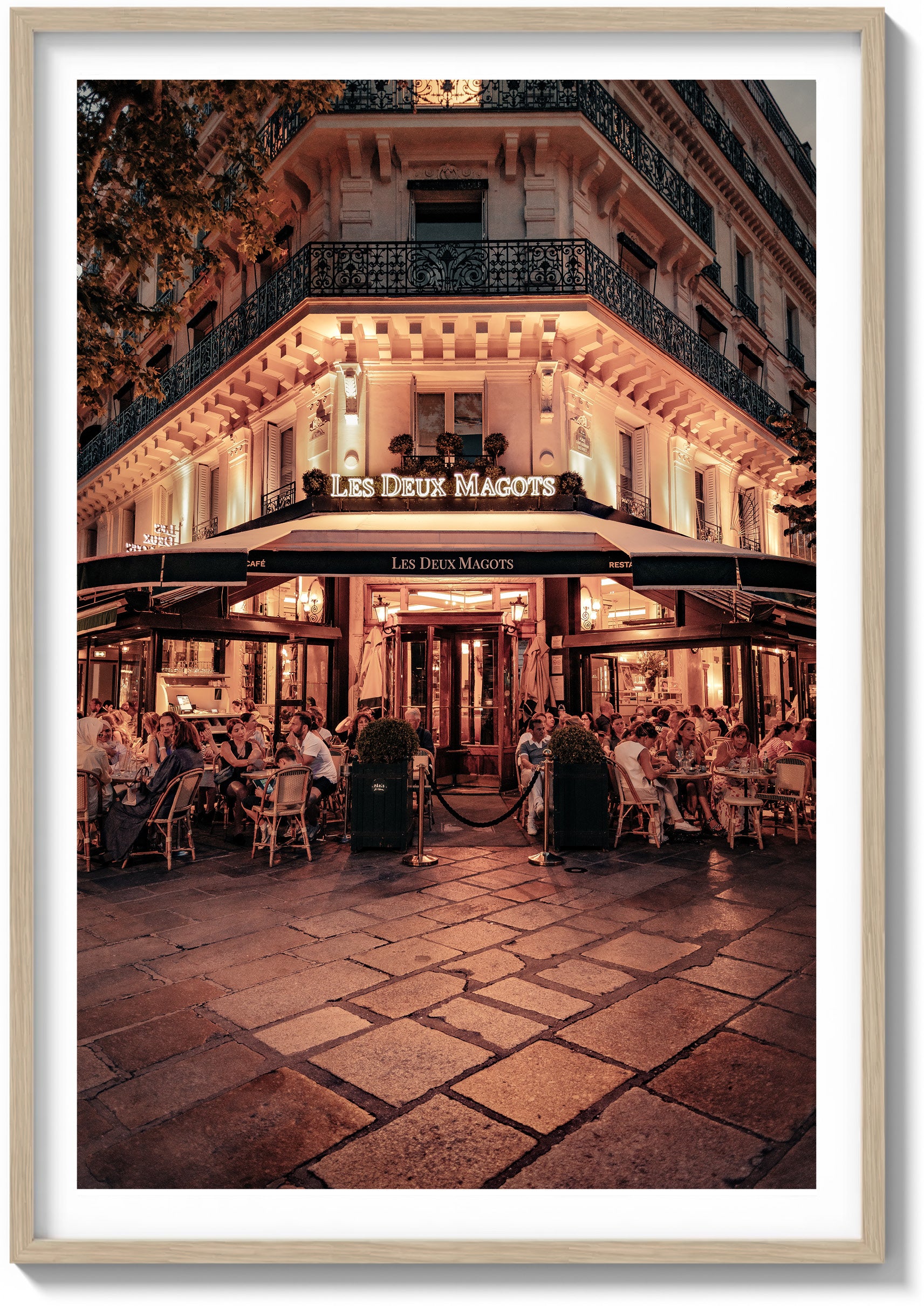 Reservations at Les Deux Magots