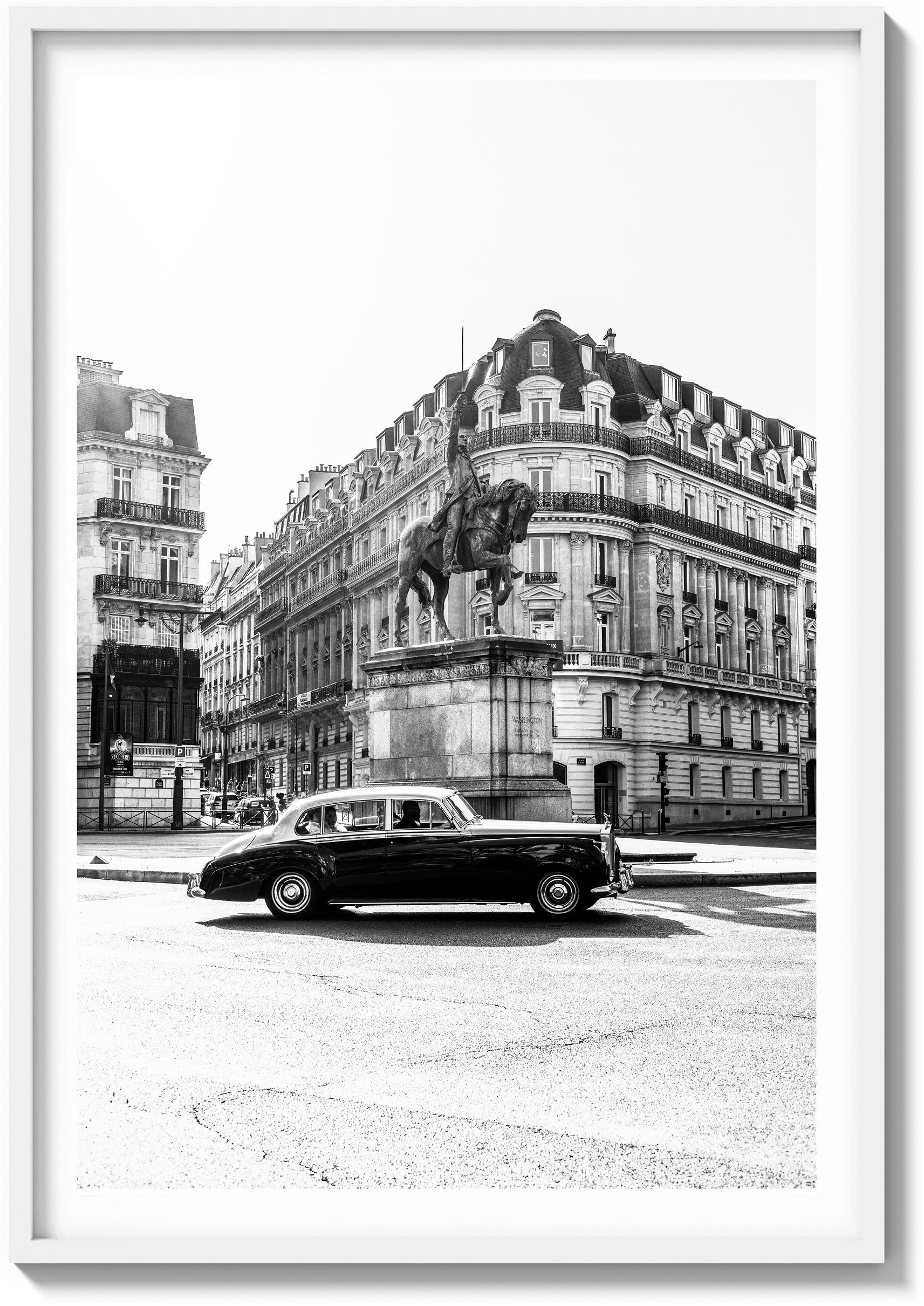 Circling Avenue d'Iéna