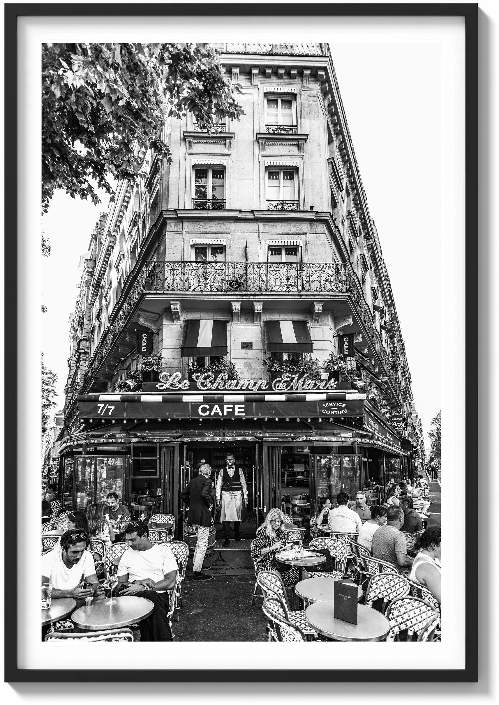 Le Champ de Mars Café
