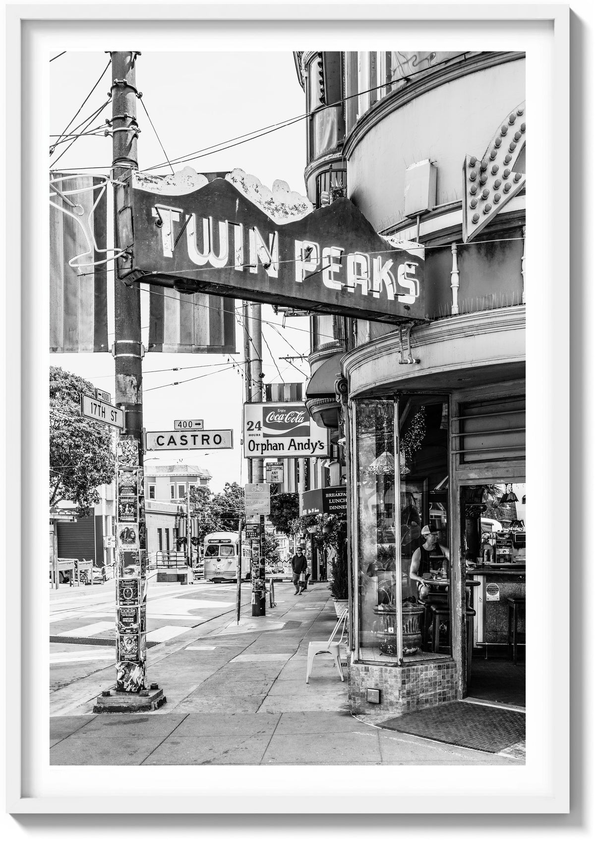 Twin Peaks Tavern